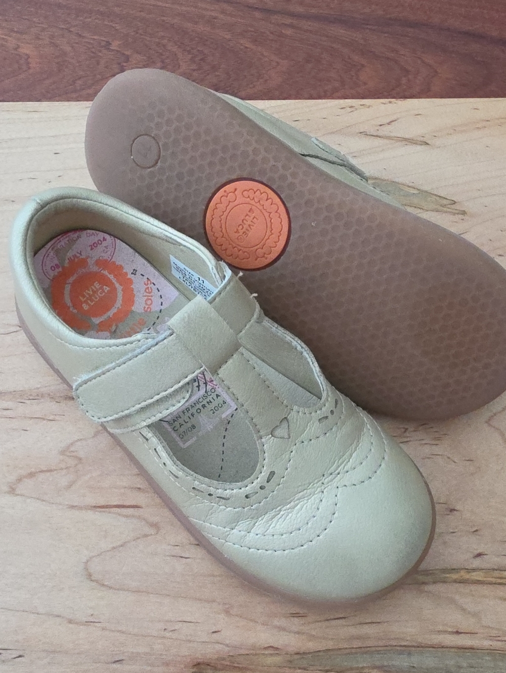 Kids Mary Jane Shoes in Gold
